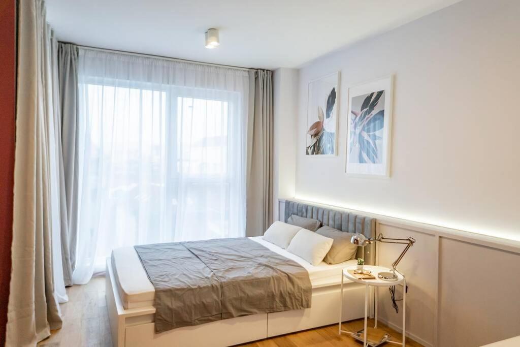 New! Stylish Studio With Parking Apartment Клуж-Напока Екстериор снимка